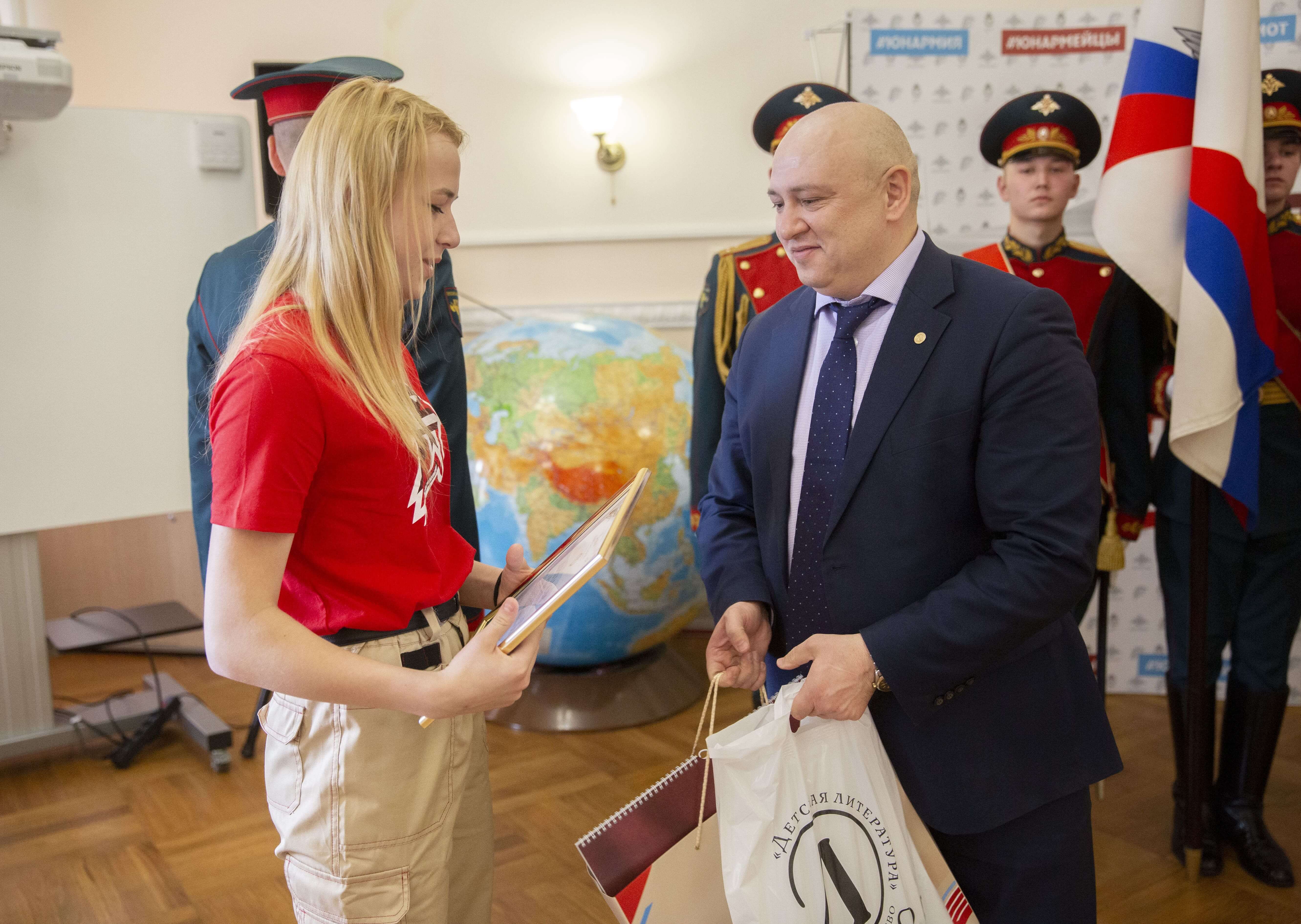 Статья: "Подведены итоги Всероссийского литературного конкурса "Два капитана"" - Издательство «Детская литература»